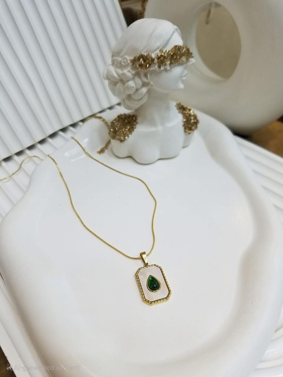 GREEN ZARKON PENDANT P116