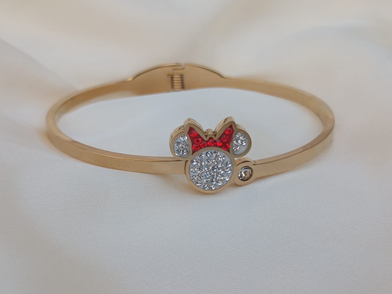 RED AND WHITE HANDCUFF H103