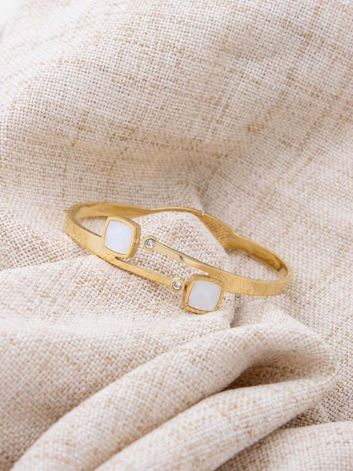 VINTAGE CLOVER HANDCUFF H101