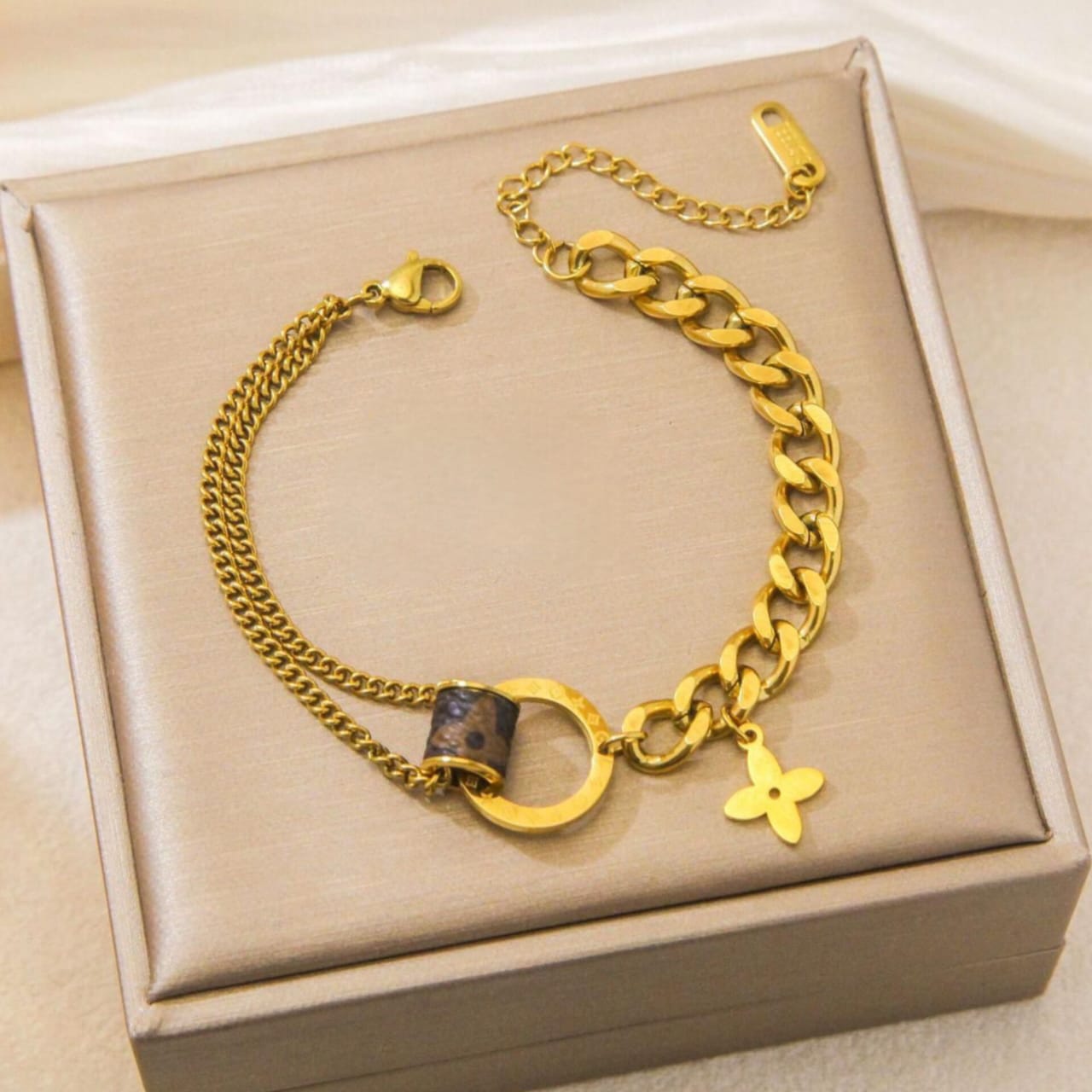 ANITIQUE BRACLET B125