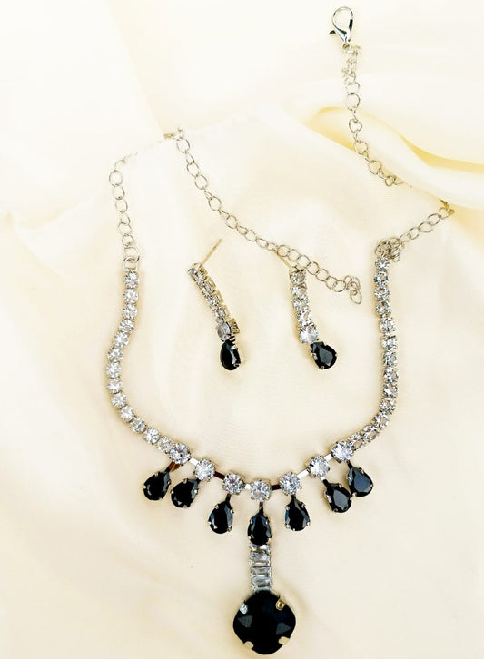 BLACK DROP LOCKET SET L110