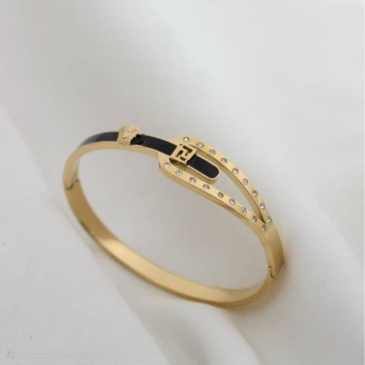 BLACK GOLD HANDCUFF H108