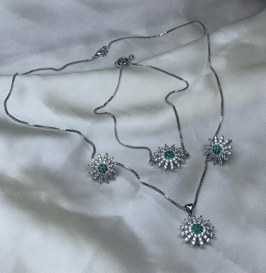 GREEN WHITE LOCKET SET L106