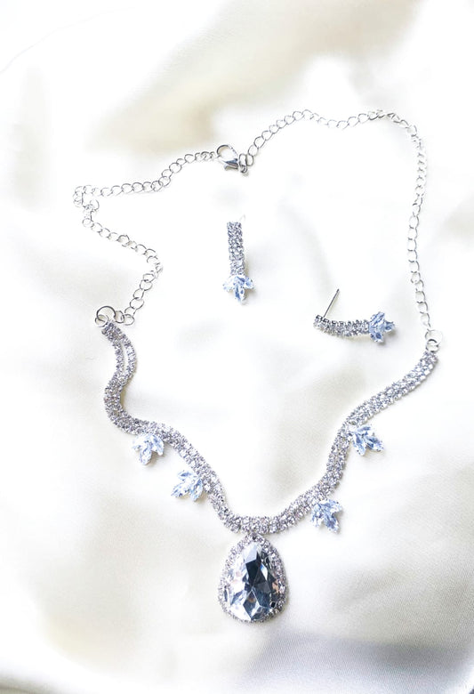 CRYSTAL DROP LOCKET SET L105